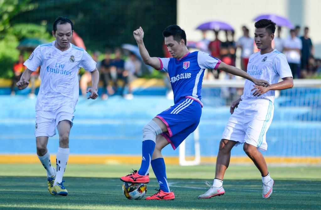 Hong Dang,  Viet Anh,  Hoang Dung,  V-Stars,  Da bong tu thien anh 11