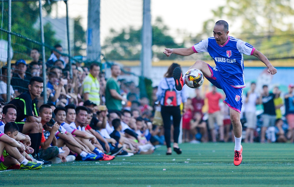 Hong Dang,  Viet Anh,  Hoang Dung,  V-Stars,  Da bong tu thien anh 13