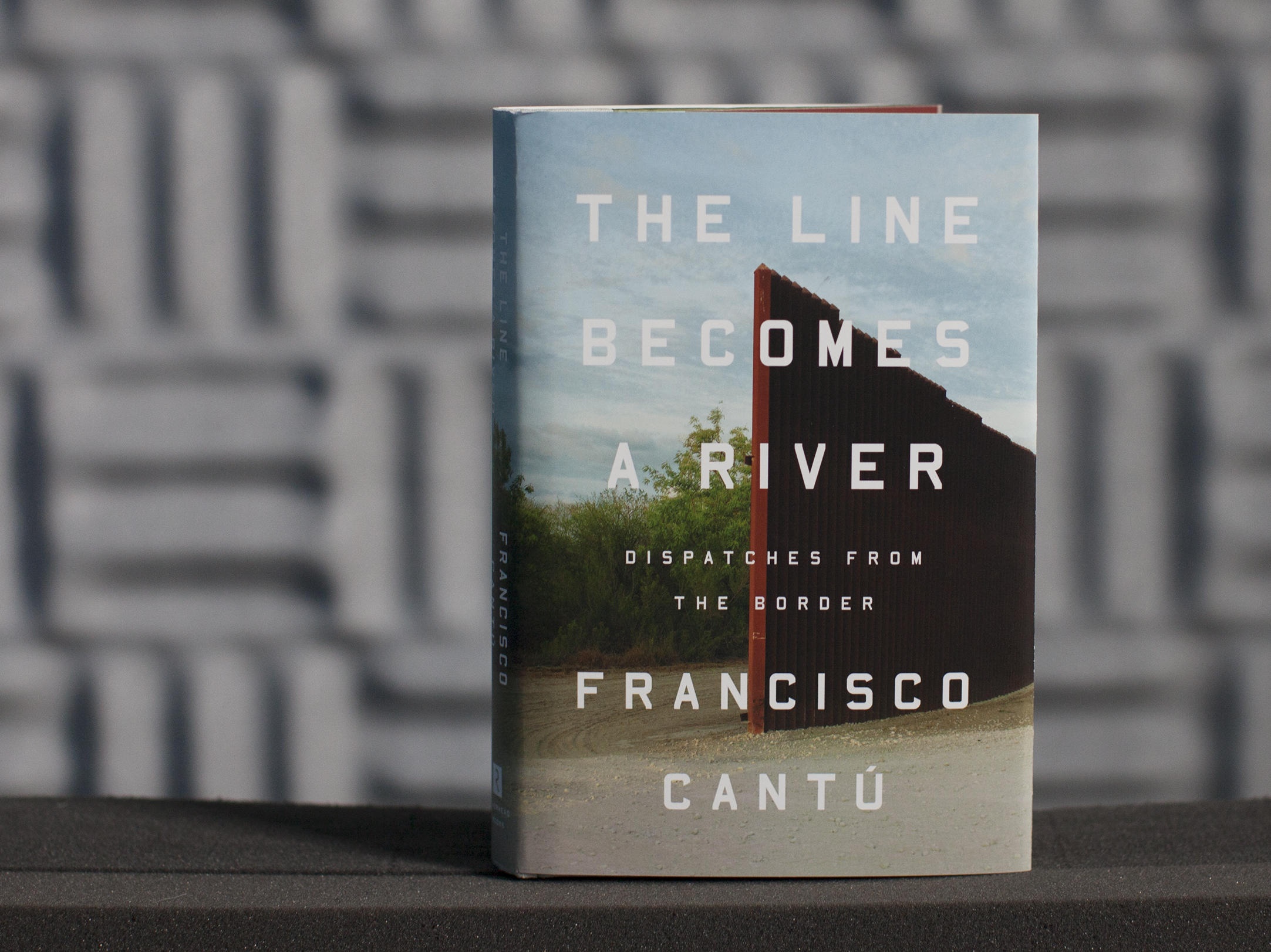 10 cuon sach hay nhat nam 2018 theo Amazon anh 5