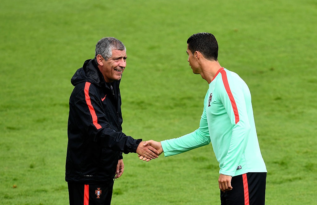 Khong phai Ronaldo, HLV Santos dua Bo Dao Nha vao tu ket hinh anh