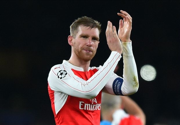 Arsenal,  top 4,  Mertesacker anh 1