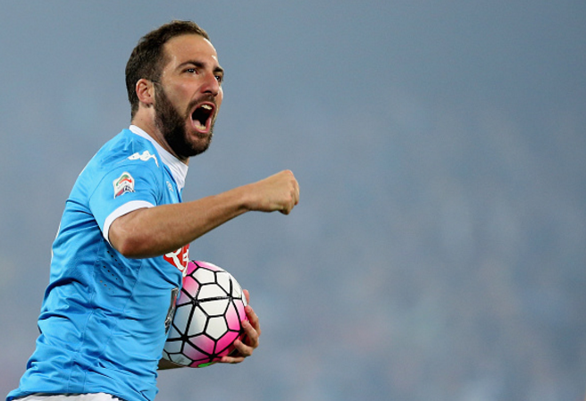 Gonzalo Higuain toi Juventus: Lao ba pha nat Serie A hinh anh