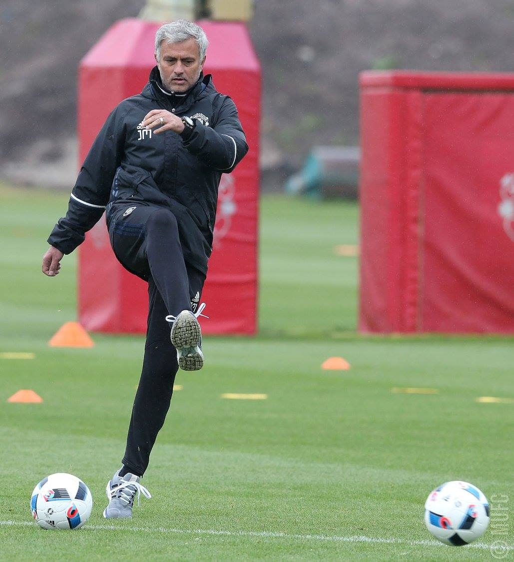 Martial lanh lung trong buoi tap anh 12