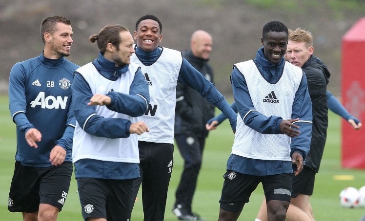 Martial lanh lung trong buoi tap anh 4