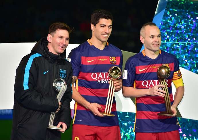 Iniesta am chi Qua bong vang khong co cho cho Ronaldo hinh anh