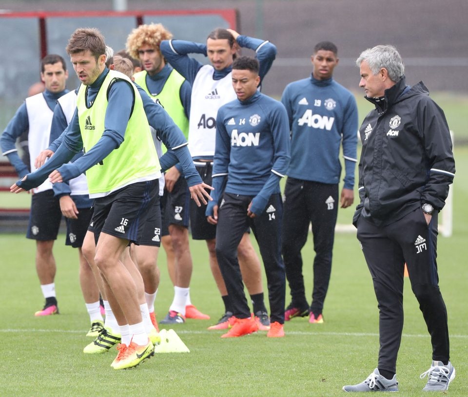 Martial lanh lung trong buoi tap anh 9