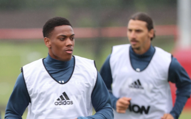 Martial lanh lung trong buoi tap dau tien voi Ibrahimovic hinh anh