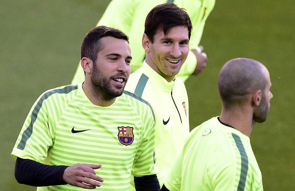 Jordi Alba: Khong can so sanh boi Messi hay hon Ronaldo hinh anh