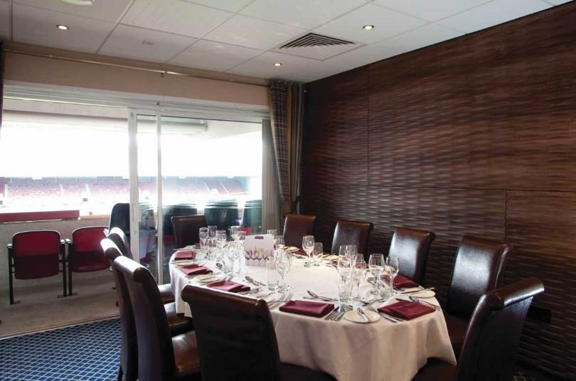 san nha moi tuyet dep cua West Ham anh 14