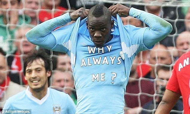 So phan cac ngoi sao cung thoi voi 'Golden Boy' Balotelli hinh anh
