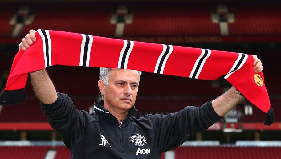 Mourinho muon co 20 cau thu moi de xay dung lai doi hinh hinh anh