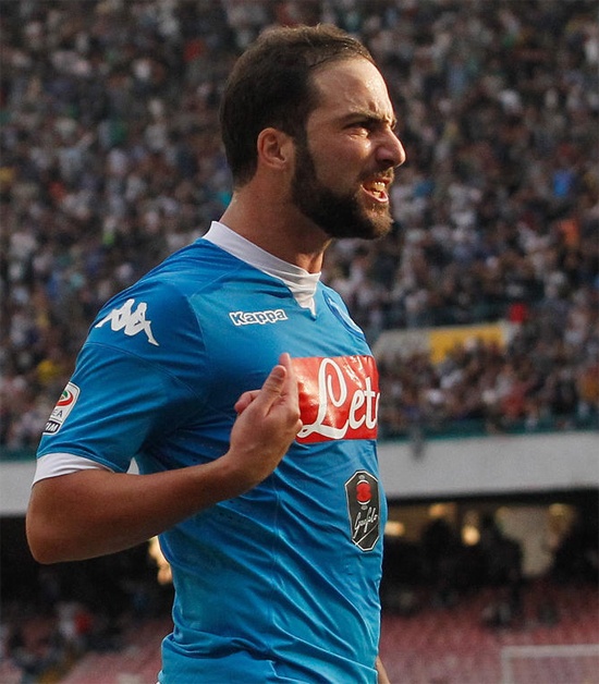 Higuain bị chê béo ảnh 2 Higuain bi che beo anh 2
