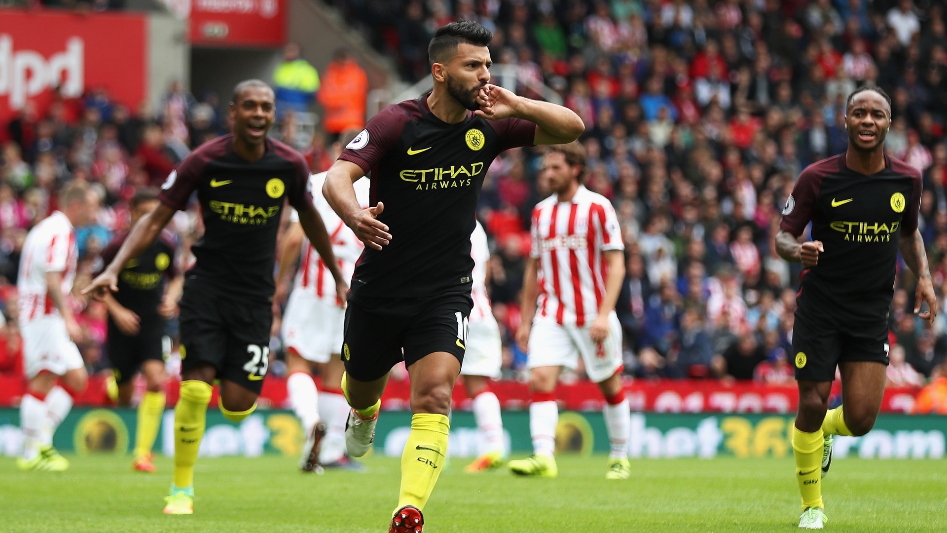 aguero không cạnh tranh với ibrahimovic ảnh 2 aguero khong canh tranh voi ibrahimovic anh 2