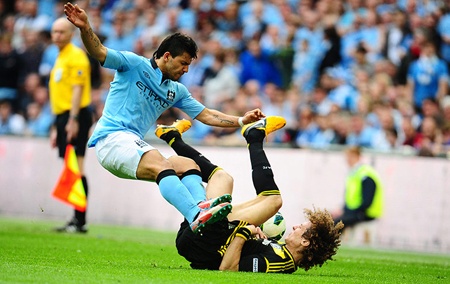 aguero bị treo giò ảnh 3 aguero bi treo gio anh 3