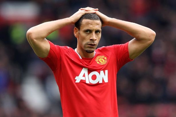 Fan MU noi gian vi phat ngon cua Rio Ferdinand hinh anh