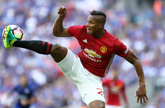 Antonio Valencia: Ai cung tu tin khi co Ibra va Mourinho hinh anh