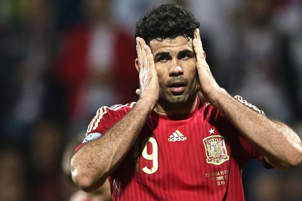 Diego Costa bi ki thi chi vi khong choi cho Real hay Barca hinh anh