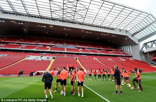 liverpool nang cap san anfield anh 10