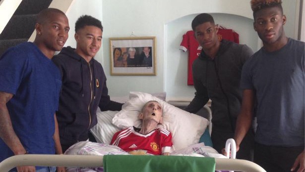 Cu ong 73 tuoi qua doi sau khi duoc sao MU vieng tham hinh anh