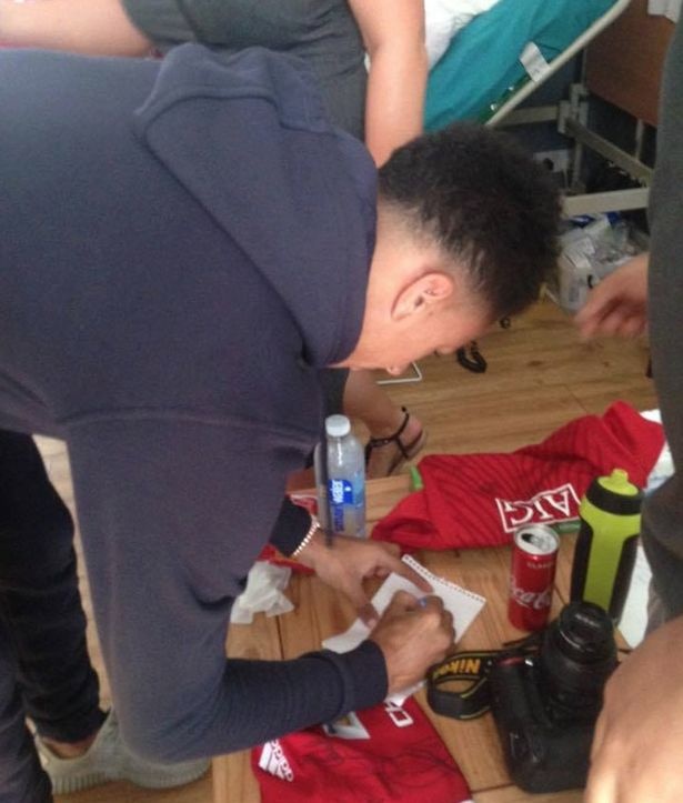 sao MU thăm cđv cao tuổi ảnh 2 sao MU tham cdv cao tuoi anh 2