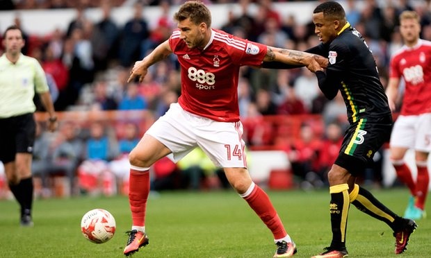 bendtner ghi bàn vào lưới arsenal ảnh 1 bendtner ghi ban vao luoi arsenal anh 1