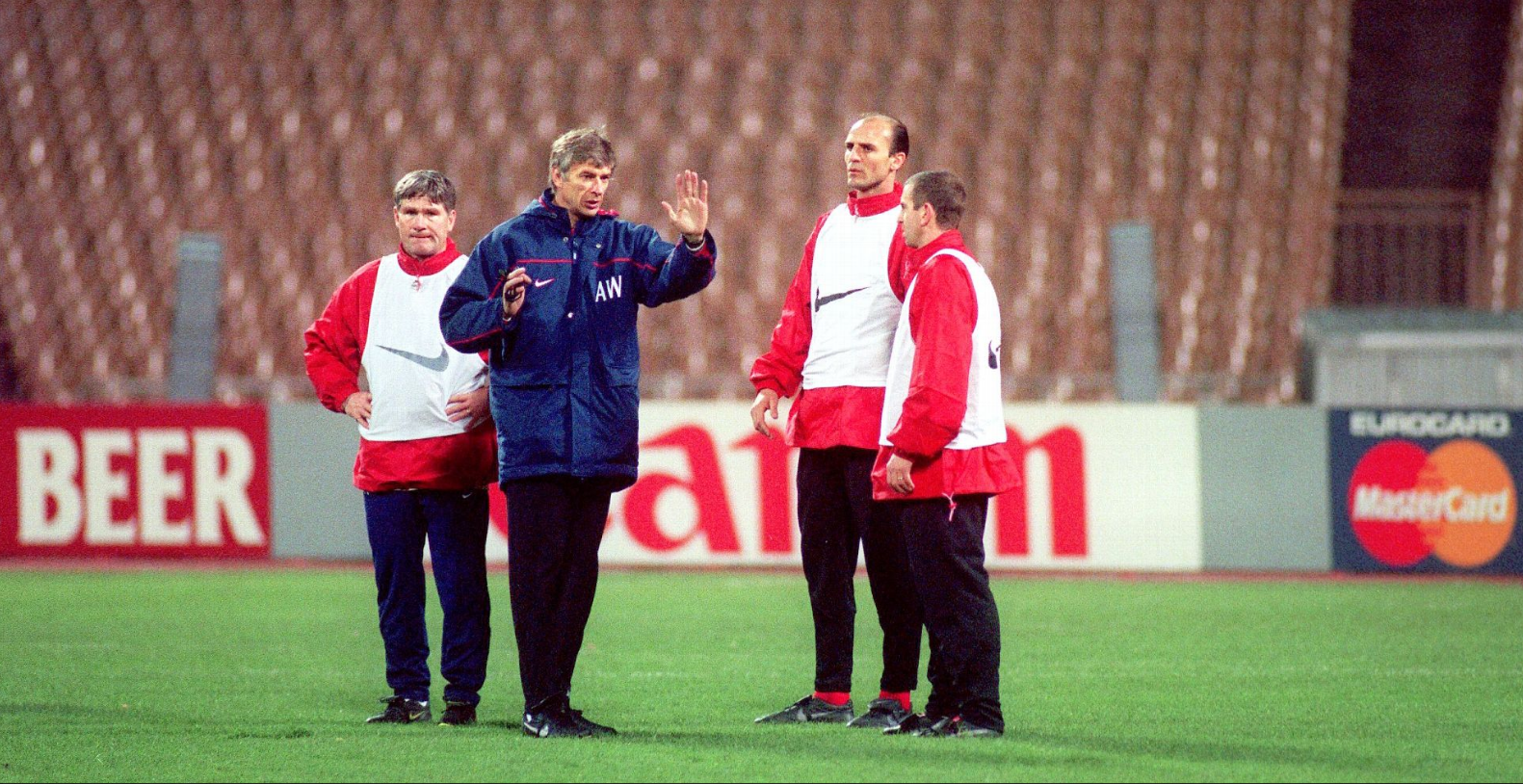 wenger ki niem 20 nam dan dat arsenal anh 16