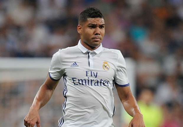 Sao Real quyet khong choi cho Barca, doan Ronaldo doat QBV hinh anh