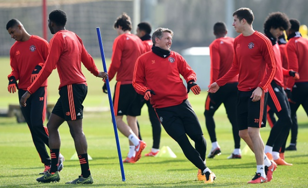 Mourinho lý giải nguyên nhân cho phép Schweinsteiger tập trở lại ảnh 1 Mourinho ly giai nguyen nhan cho phep Schweinsteiger tap tro lai anh 1