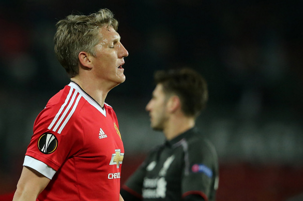 Mourinho ly giai nguyen nhan cho Schweinsteiger tap tro lai hinh anh