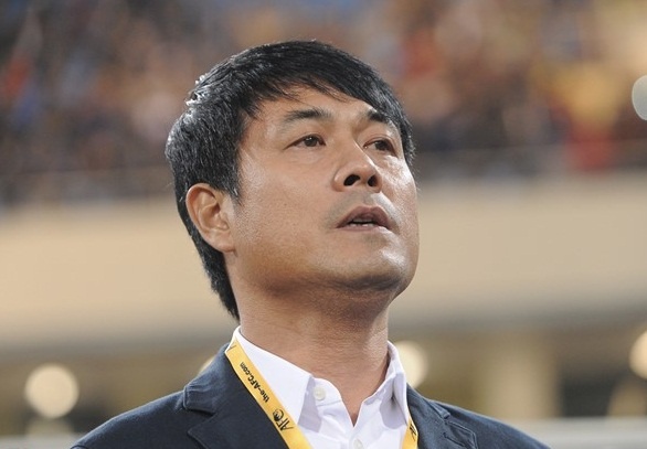 'HLV Huu Thang biet minh phai lam gi voi danh sach DTVN' hinh anh