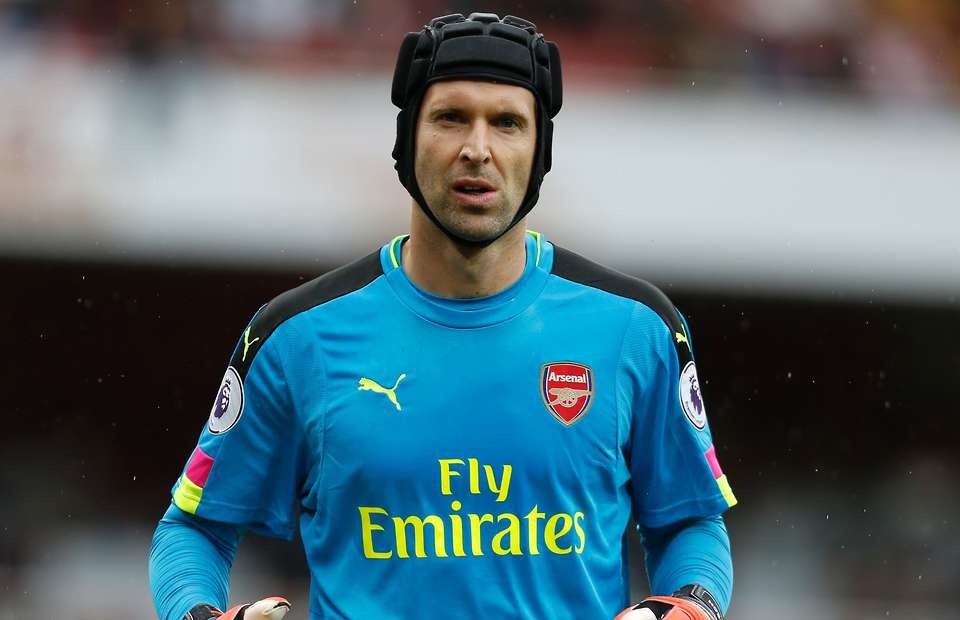 Petr Cech de doa cham dut co hoi vo dich cua MU hinh anh
