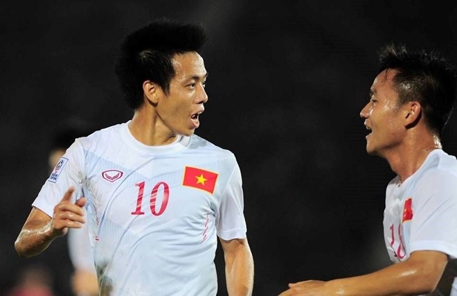 Kho hieu cach dung nguoi cua HLV Huu Thang hinh anh