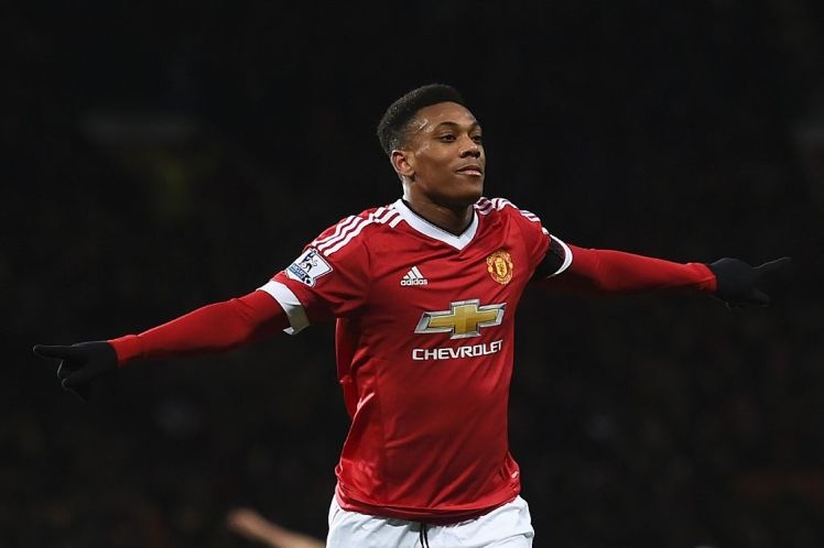 Real tranh gianh sao MU, Arsenal gay soc vi Fabregas hinh anh