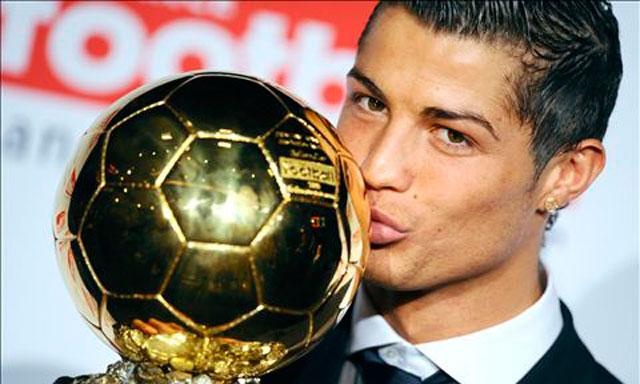 Bao Tay Ban Nha tiet lo Ronaldo doat Qua bong vang hinh anh