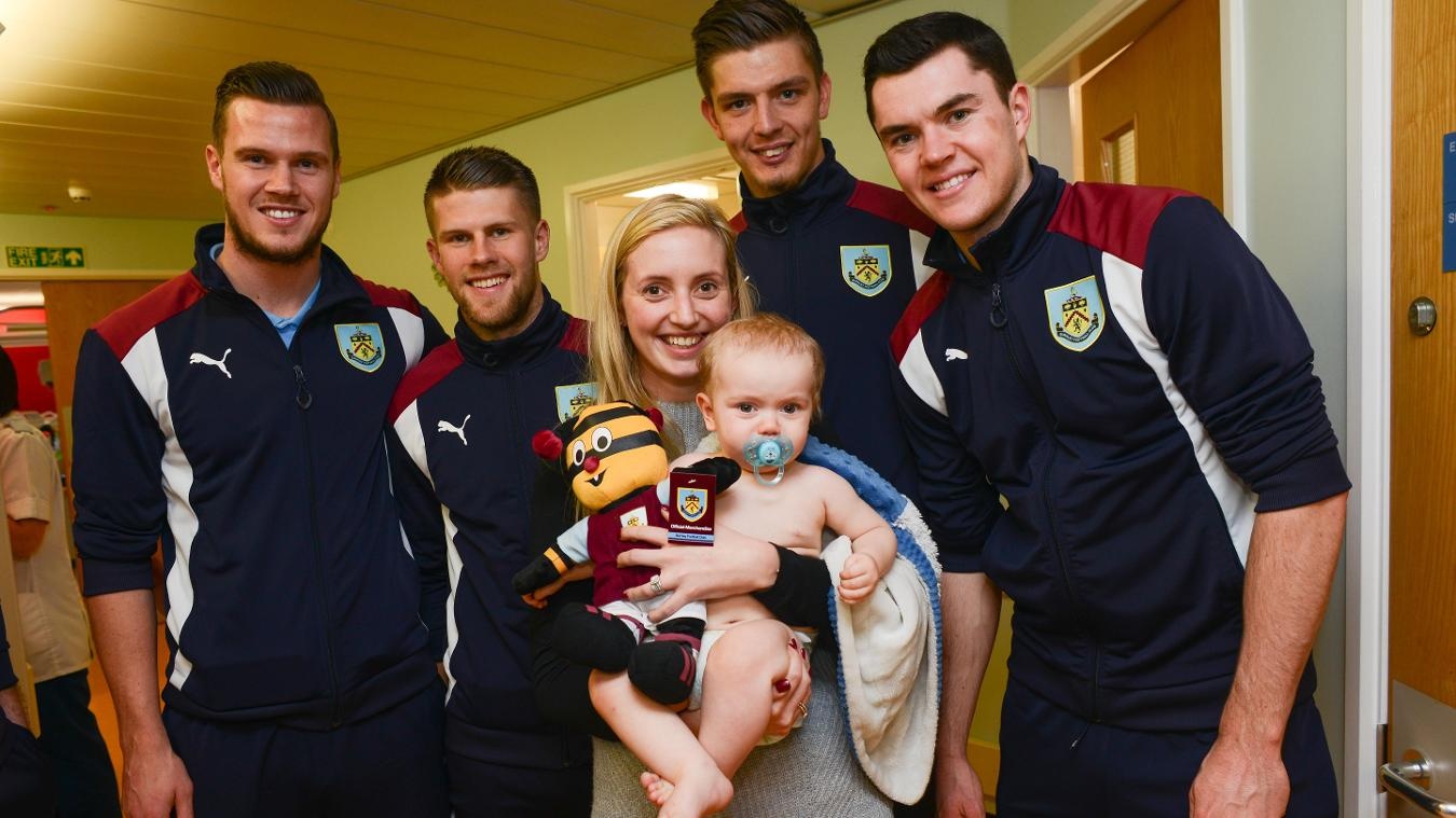 dan sao ngoai hang anh gay cam dong anh 10