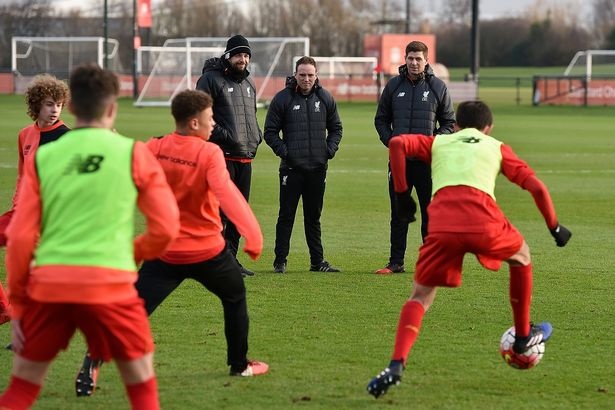 gerrard bat dau lam huan luyen vien anh 4