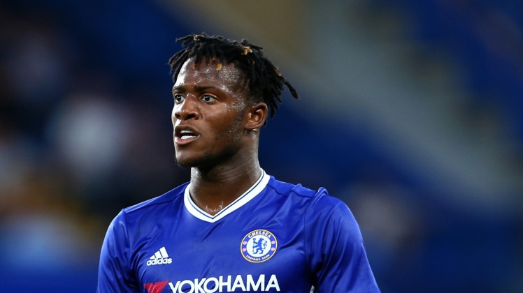 Chuyen nhuong: Chelsea ban Batshuayi sau mot mua giai hinh anh