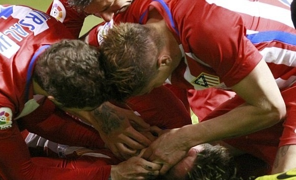 Tai sao Torres suyt tu vong vi nuot luoi? hinh anh