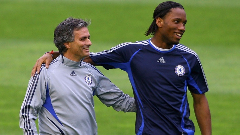 Tu truyen Drogba: Tro lai Chelsea theo tieng goi cua thay Mourinho hinh anh