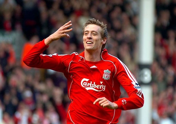 Hat-trick kho tin cua Peter Crouch vao luoi Arsenal hinh anh