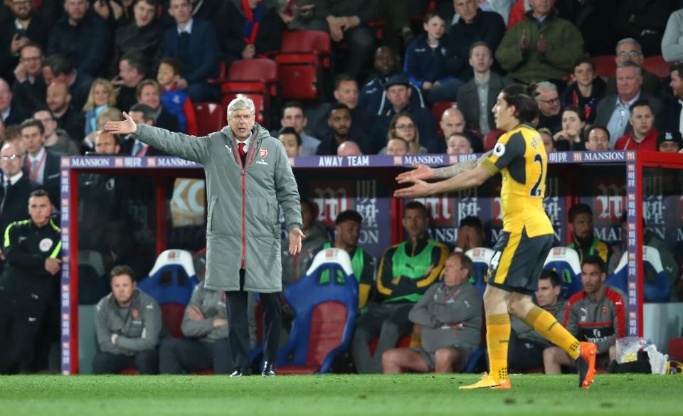 khong xung dang khoac ao arsenal anh 1