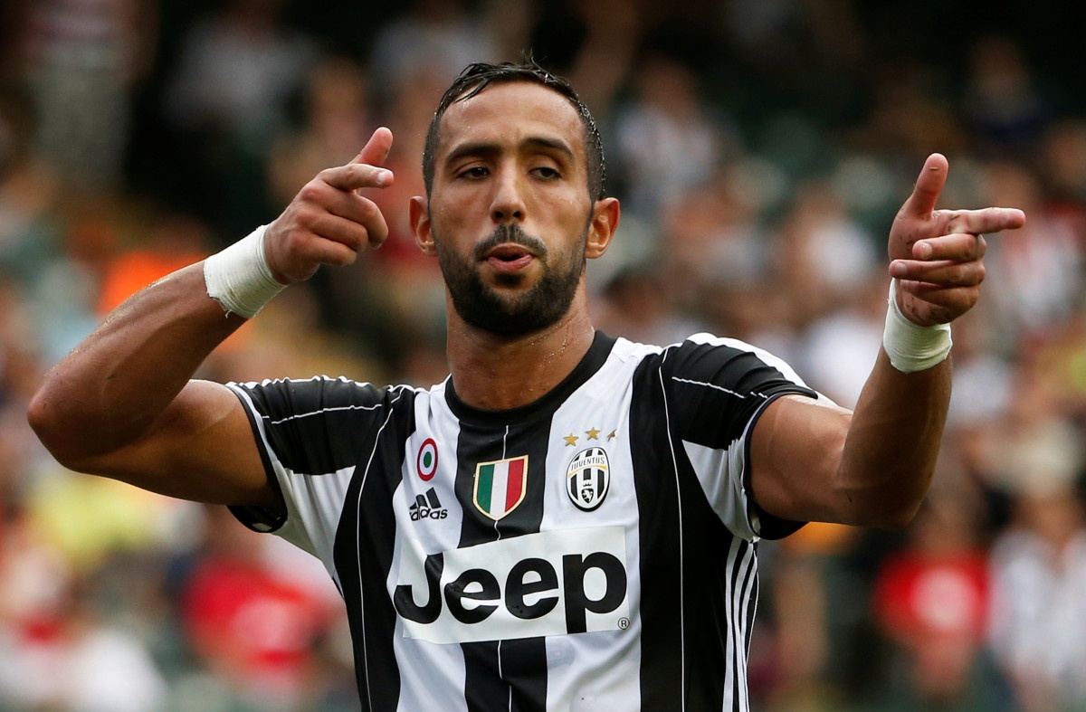 Juventus chinh thuc so huu Benatia hinh anh