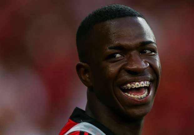 Vuot mat Barca, Real Madrid hoan tat 'bom tan' dau tien hinh anh