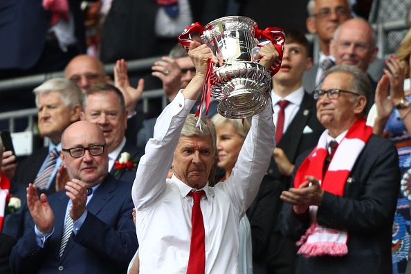 Arsene Wenger vi dai nhat lich su FA Cup sau tran thang Chelsea hinh anh