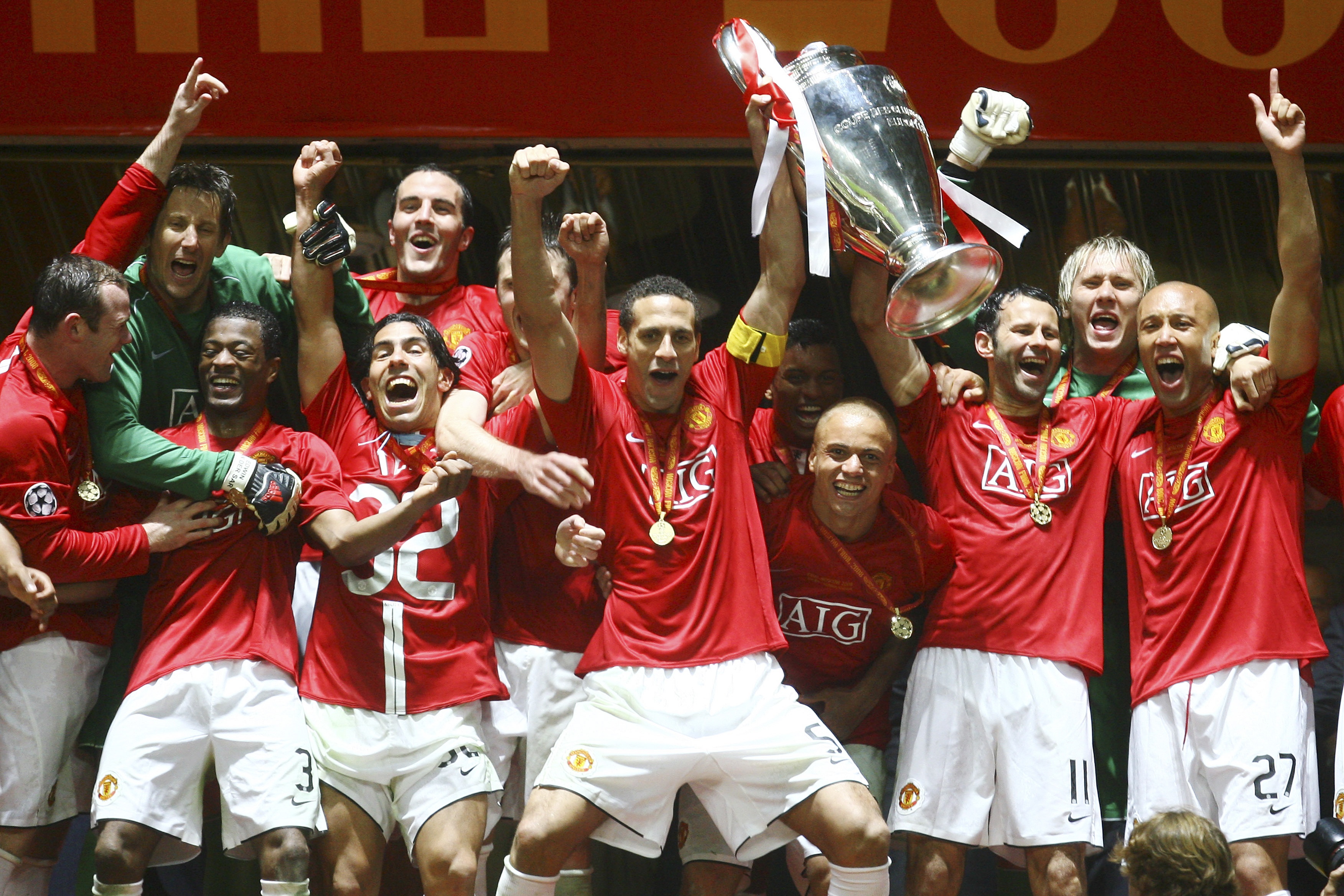 The he vang MU 2008 tai xuat trong ngay tri an Carrick hinh anh