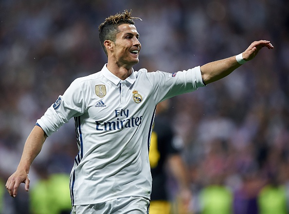 Ronaldo: 'Toi la nguoi viet nen lich su cua MU va Real' hinh anh