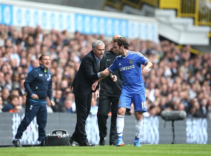 10 lan chelsea nang tay tren anh 6