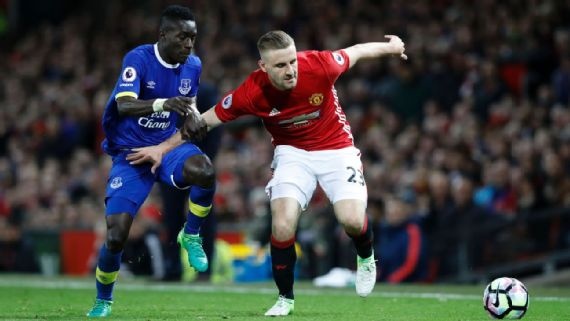 mourinho cho shaw cơ hội ảnh 1 mourinho cho shaw co hoi anh 1