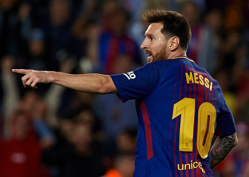 Messi lap hattrick, Barca dai thang derby hinh anh
