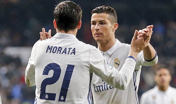 Ronaldo la 'thay' day danh dau cho Morata hinh anh